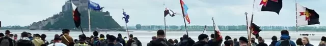 Scouts et Guides d'Europe en marche vers le Mont-Saint-Michel