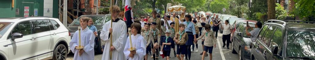 Procession de Corpus Christi avec la Brooklyn FNE